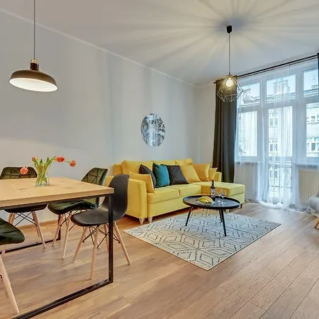 Seaside Boulevard - Top Location